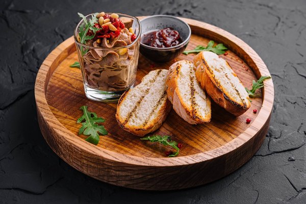 Come preparare una confettura di fichi e noci fatta in casa?